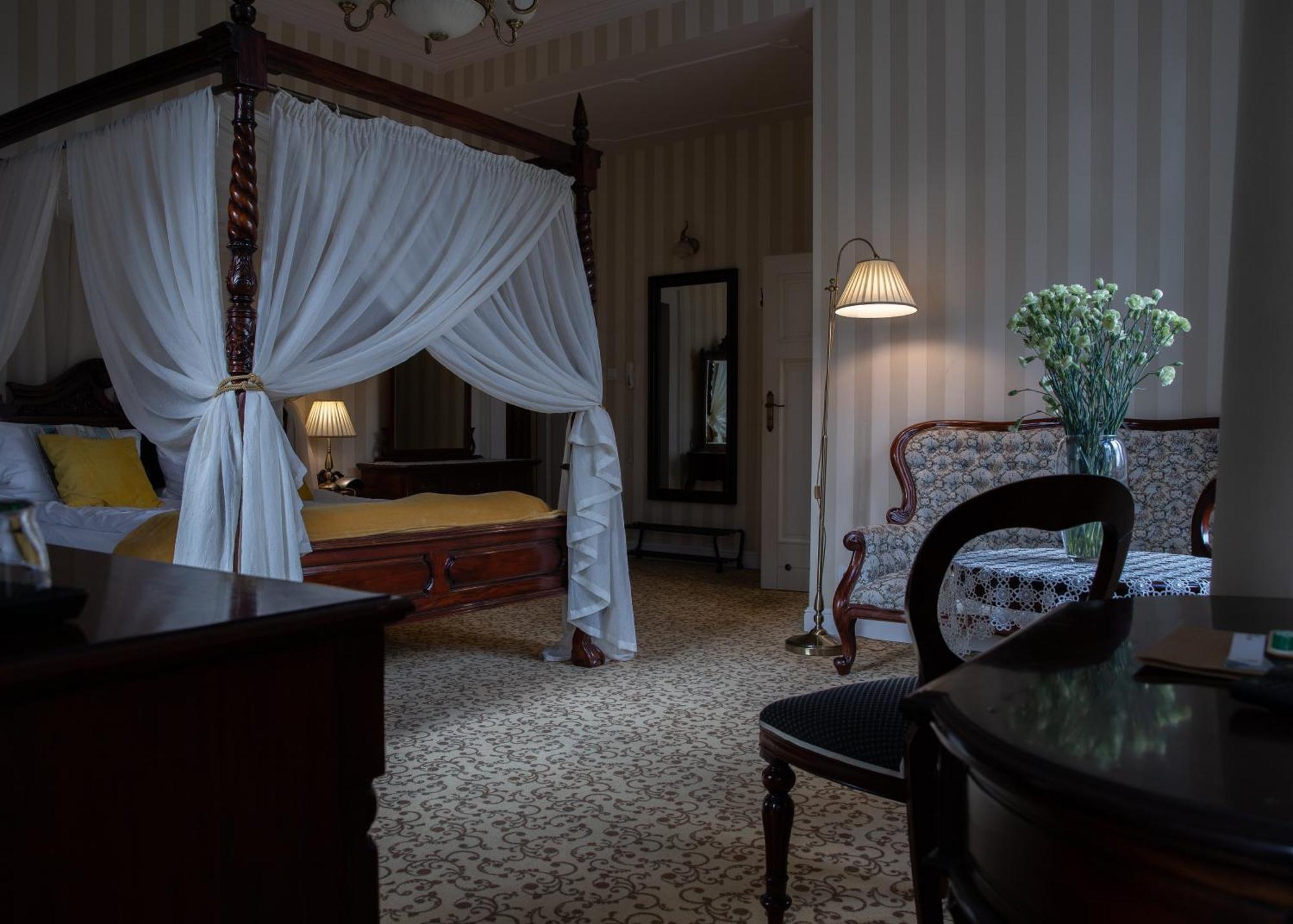 Hotel Debowy Biowellness & Spa Gory Sowie Bielawa  Eksteriør billede