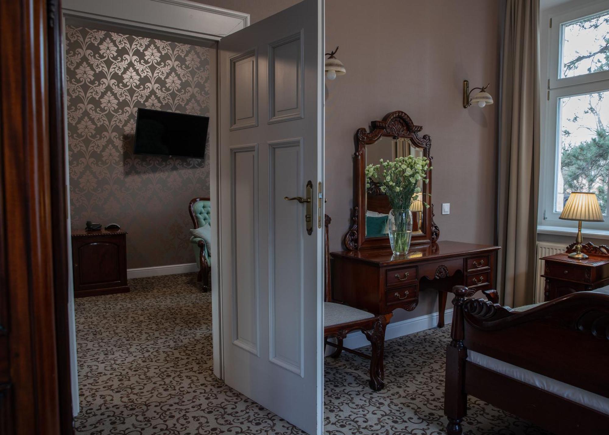 Hotel Debowy Biowellness & Spa Gory Sowie Bielawa  Eksteriør billede